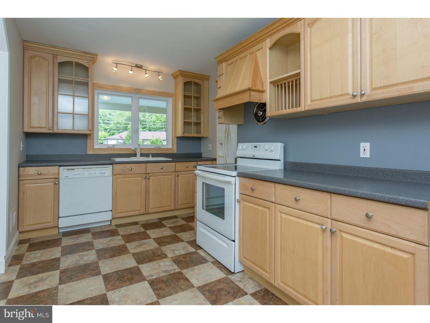3214 Goodley Road Garnet Valley, PA 19060 - Photo 6 of 17 Kitchen