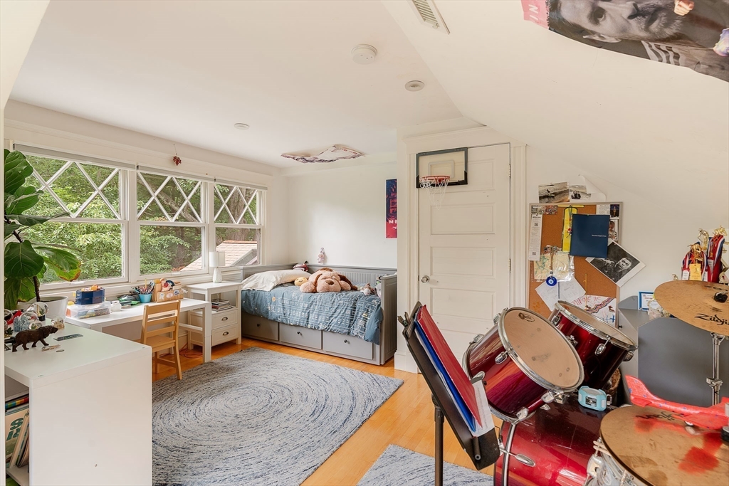 25 Bradford Road Newton, MA 02461 - Photo 13 of 22 Gallery Image 13