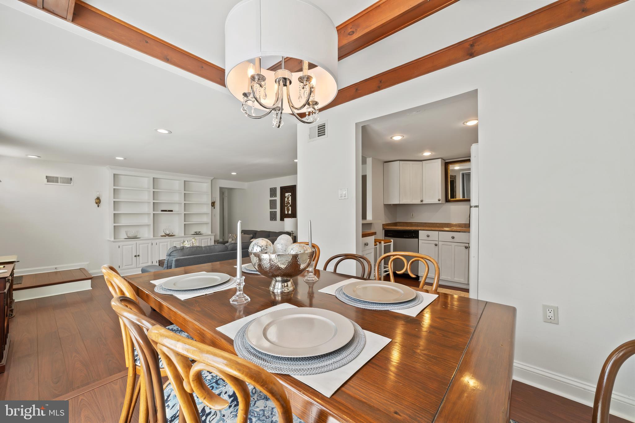 112 Yardley Commons Yardley, PA 19067 - Photo 12 of 25 Dining Room