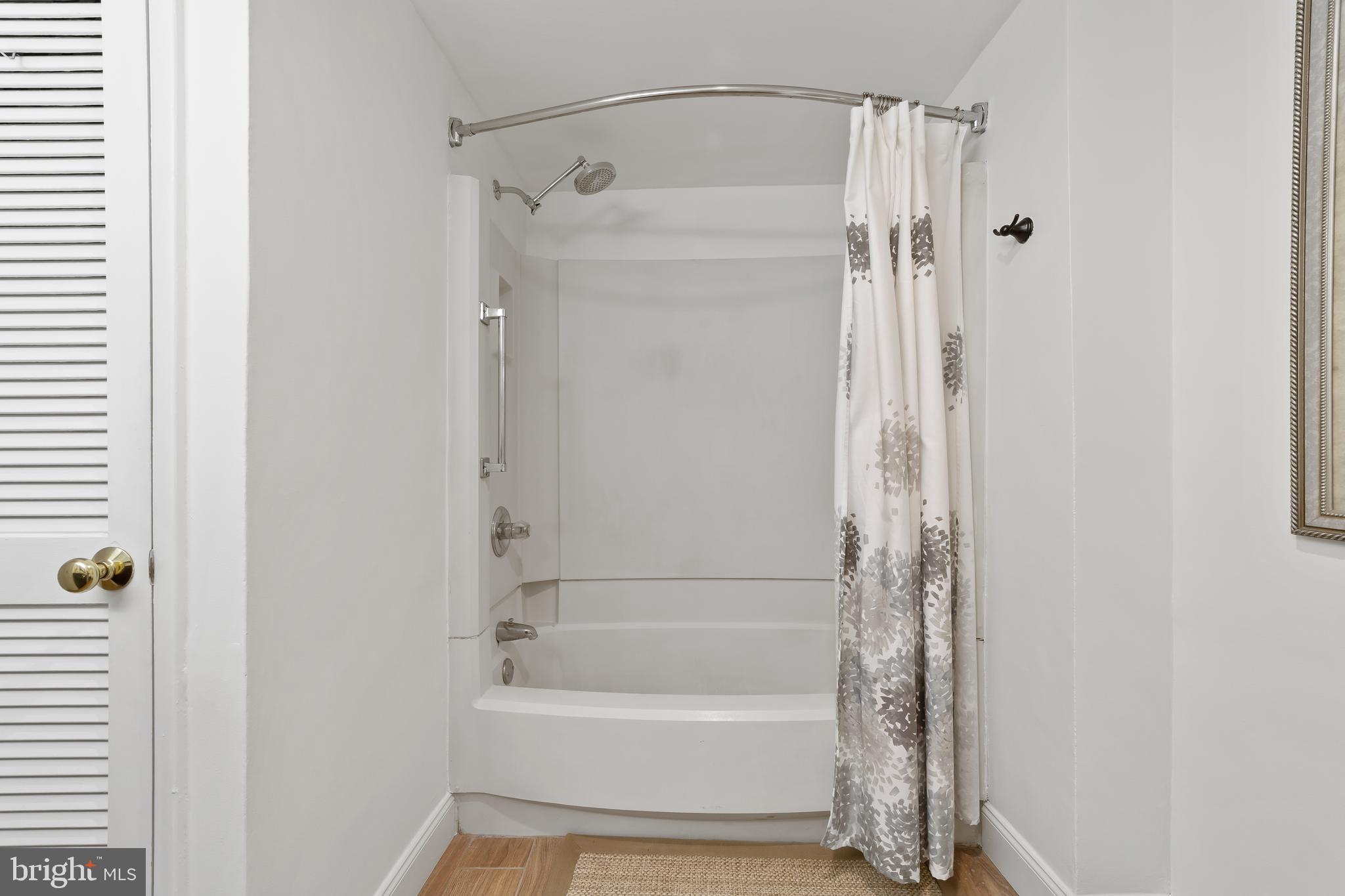 112 Yardley Commons Yardley, PA 19067 - Photo 24 of 25 Full Bath with Shower and Bathtub