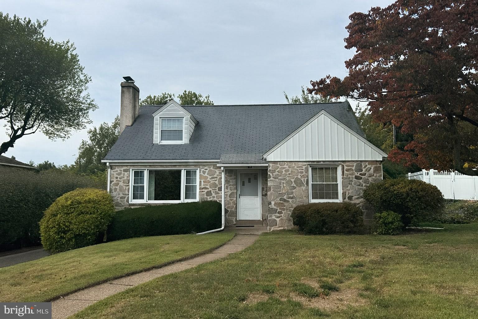 530 Hempstead Road Springfield, PA 19064 - Photo 1 of 36 a front view of a house with a yard and garage