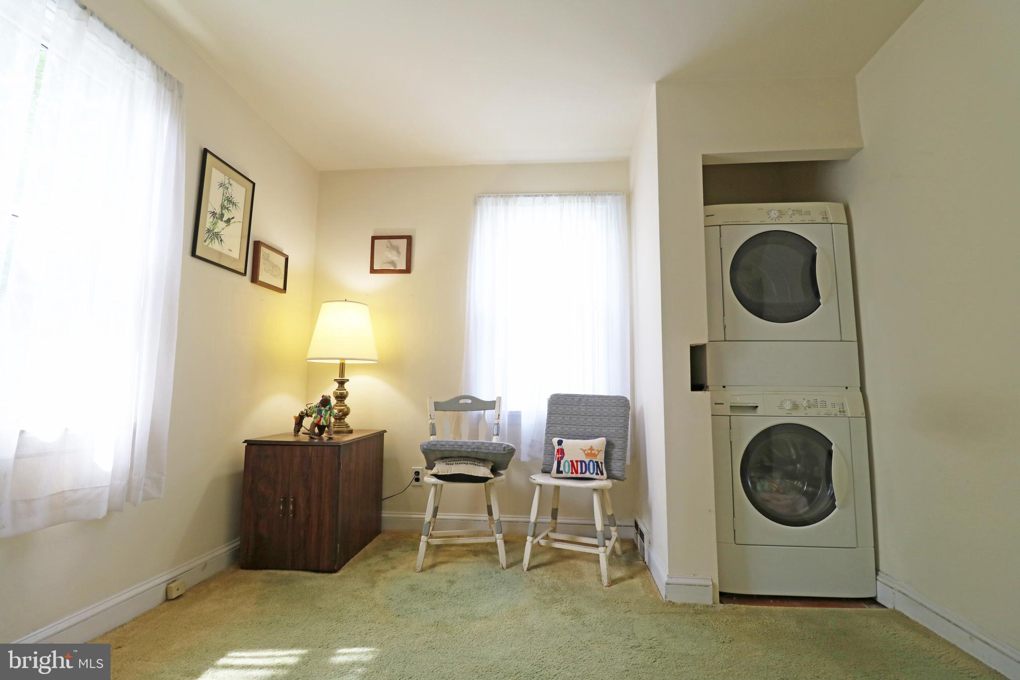 530 Hempstead Road Springfield, PA 19064 - Photo 13 of 36 a view of a livingroom with washer and dryer