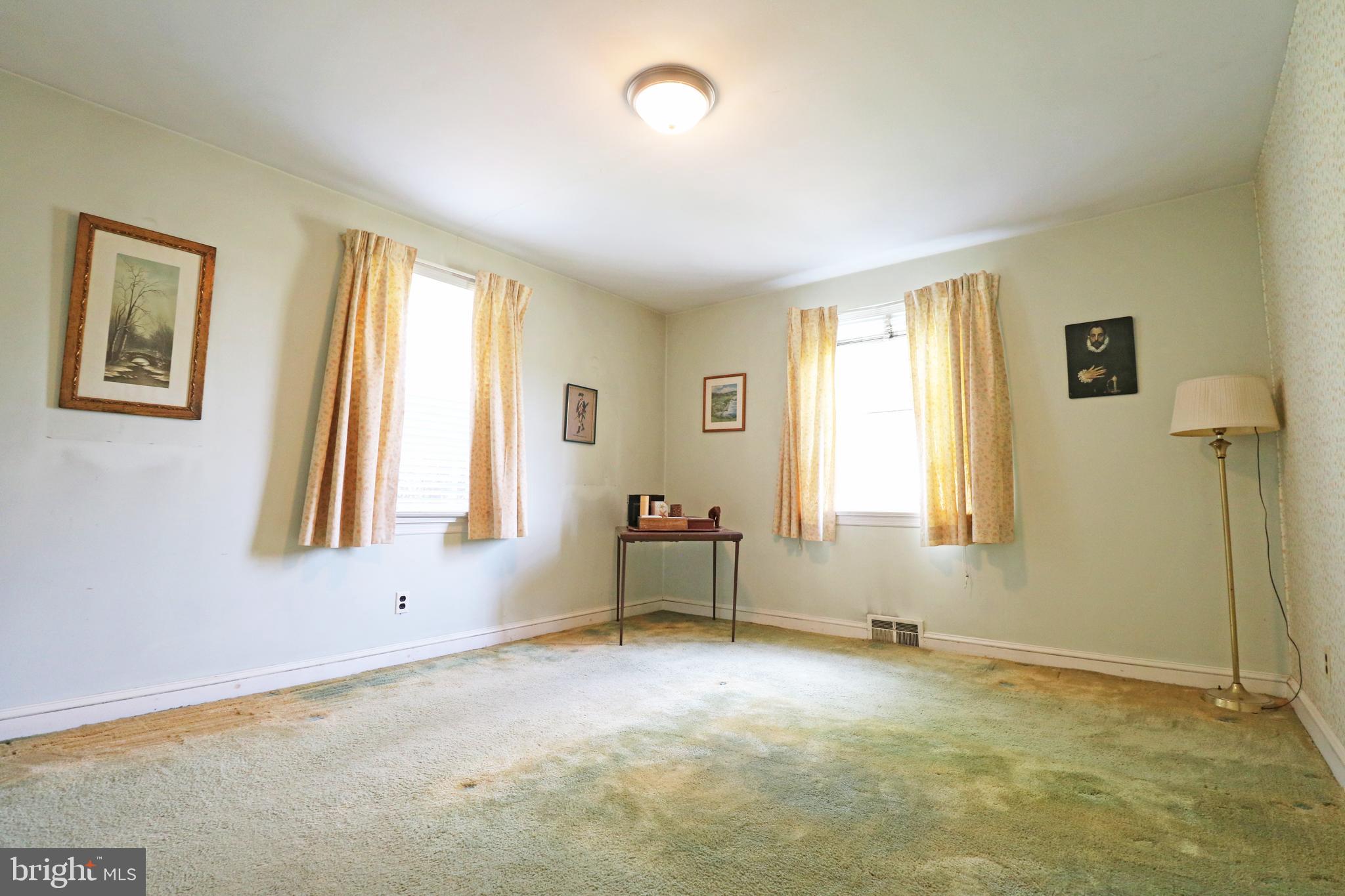 530 Hempstead Road Springfield, PA 19064 - Photo 16 of 36 a view of an empty room with a window