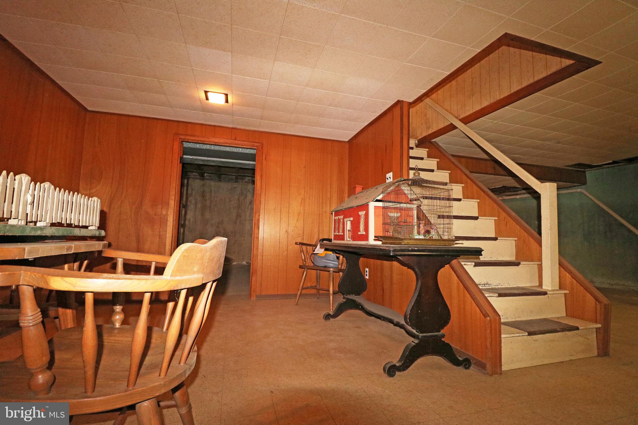 530 Hempstead Road Springfield, PA 19064 - Photo 26 of 36 a view of a chairs and table in the kitchen