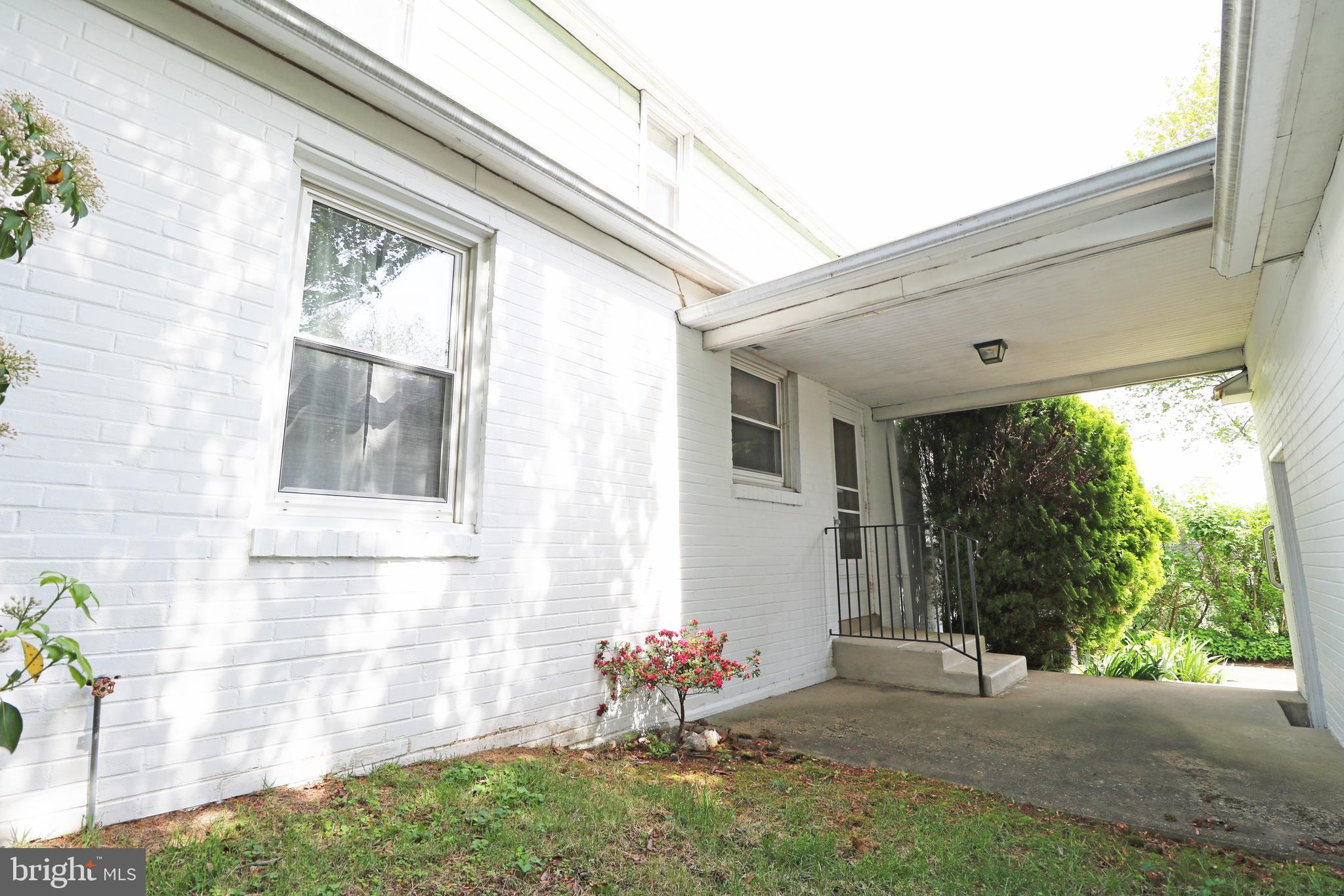 530 Hempstead Road Springfield, PA 19064 - Photo 30 of 36 a view of a porch with seating space