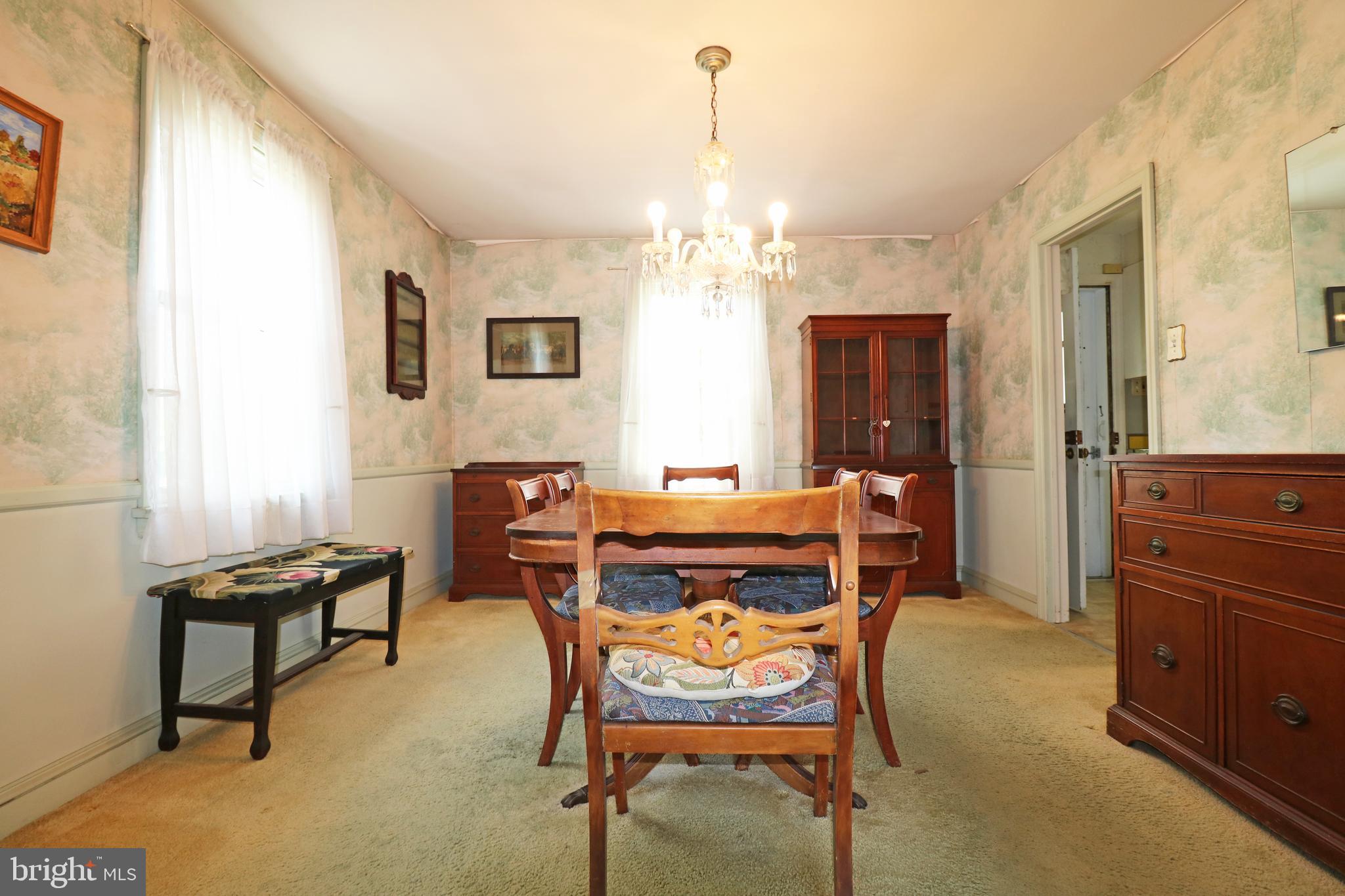 530 Hempstead Road Springfield, PA 19064 - Photo 10 of 36 a view of a dining room with furniture