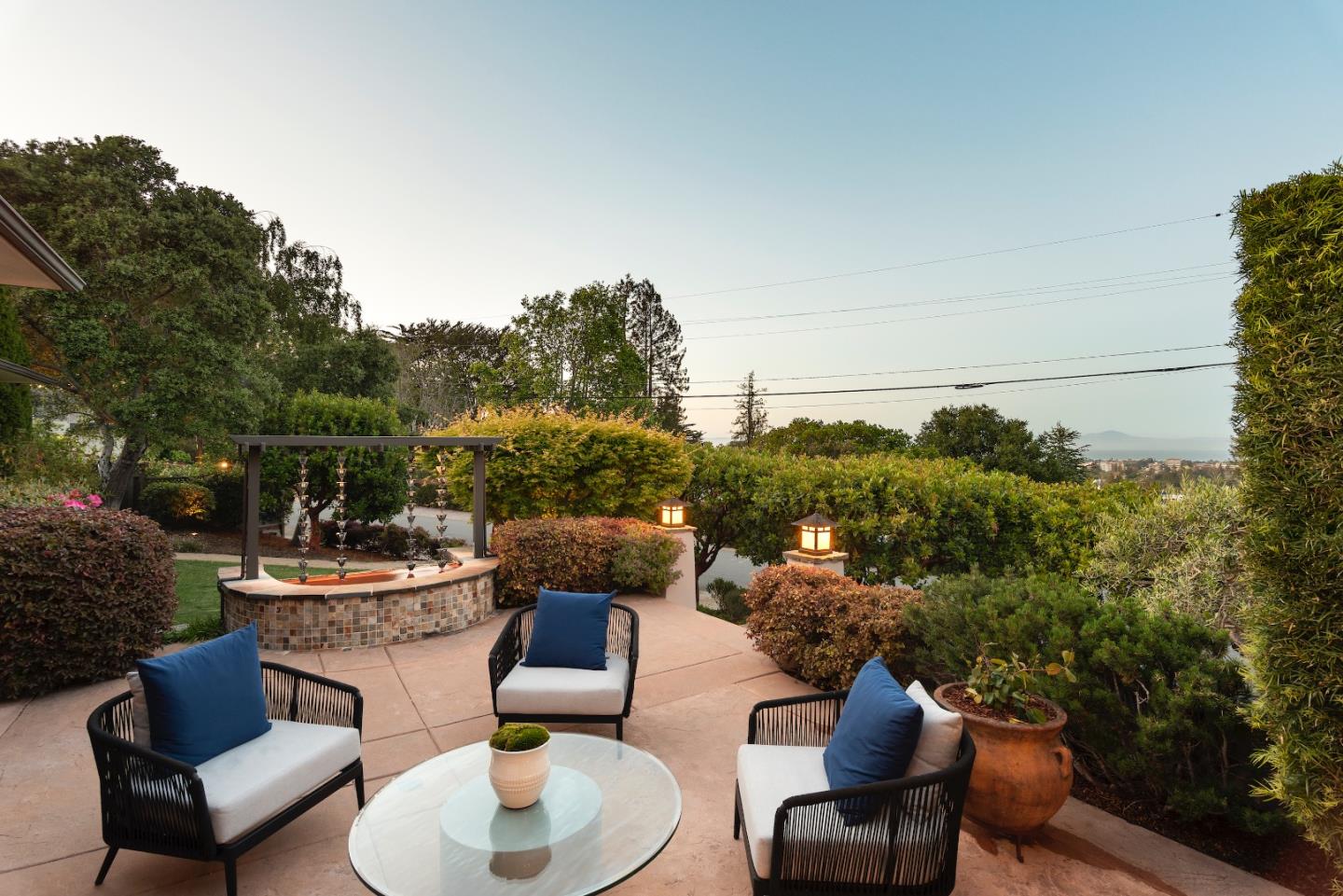 855 Longview Road Hillsborough, CA 94010 - Photo 24 of 32 a outdoor living space with furniture and city view