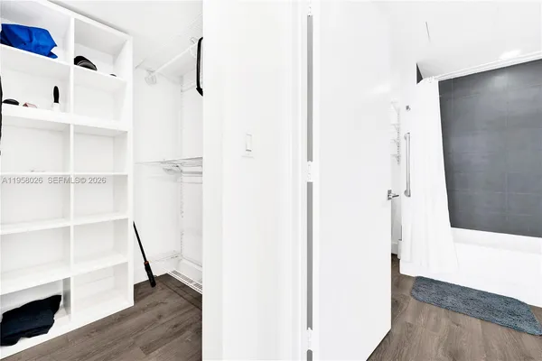 $3,200 | 92 Southwest 3rd Street, Unit 3108, Miami, FL 33130