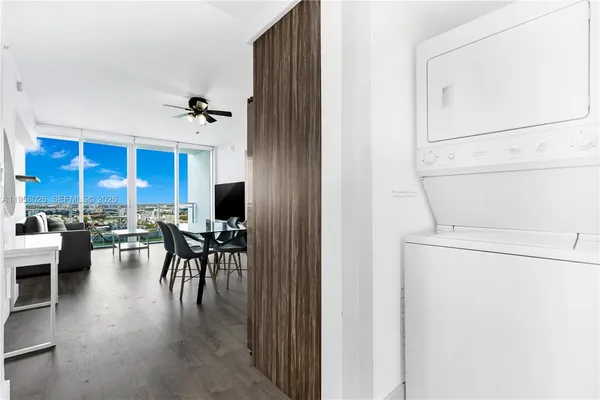 $3,200 | 92 Southwest 3rd Street, Unit 3108, Miami, FL 33130