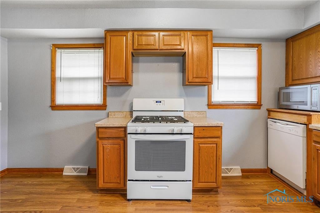 904 Mambrino Road Oregon, OH 43616 - Photo 20 of 28 Gallery Image 20