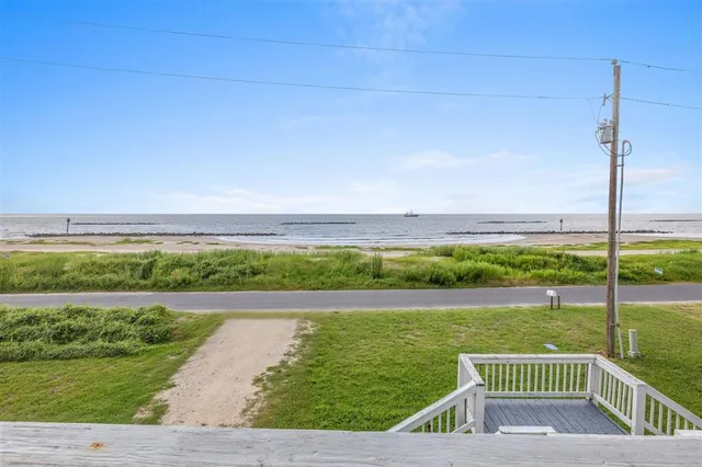 $375,000 | 122 Beach Boulevard, Cameron, LA 70631