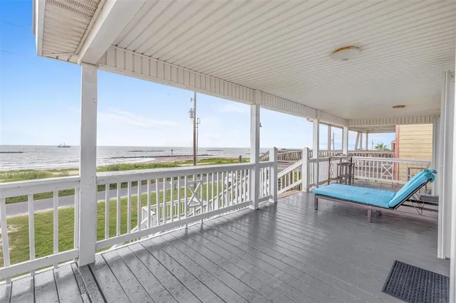 $375,000 | 122 Beach Boulevard, Cameron, LA 70631