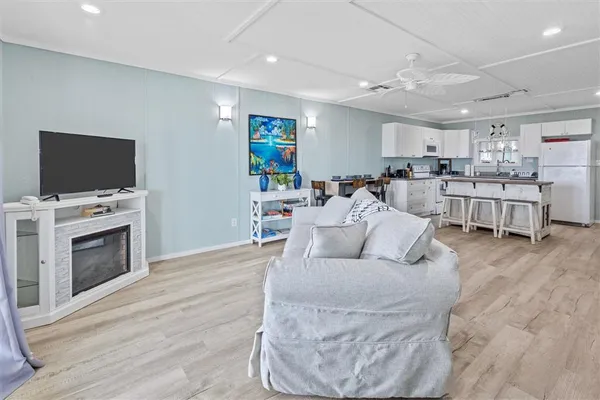 $375,000 | 122 Beach Boulevard, Cameron, LA 70631