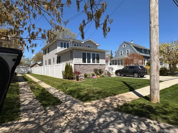 $3,600 | 84 Commonwealth Avenue, Merrick, NY 11566