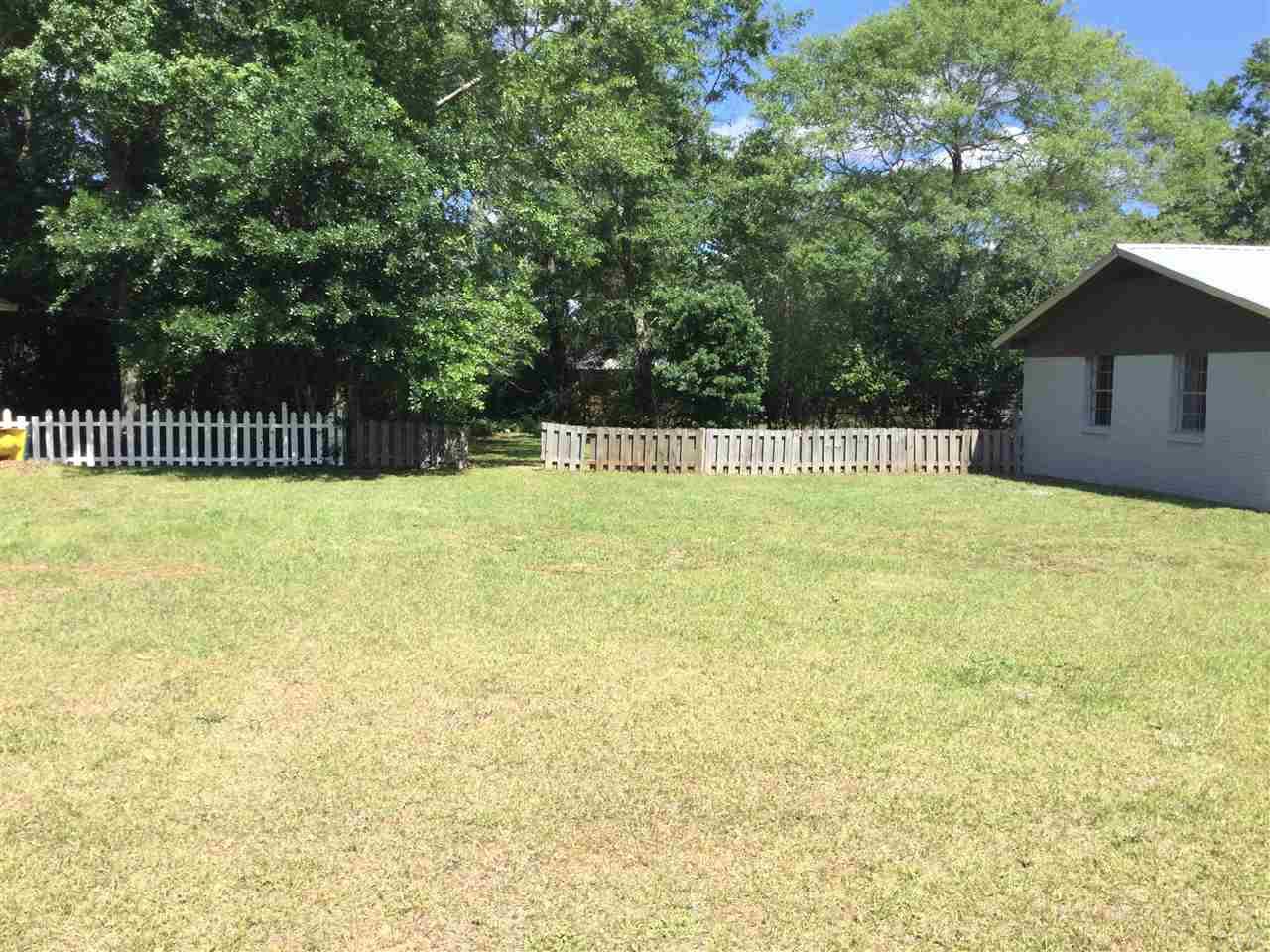 219 Santa Rosa Road Cantonment, FL 32533 - Photo 11 of 16