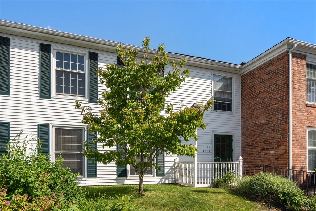 40 Yorktown Drive, Unit D Springfield, MA 01108 - Photo 2 of 27
