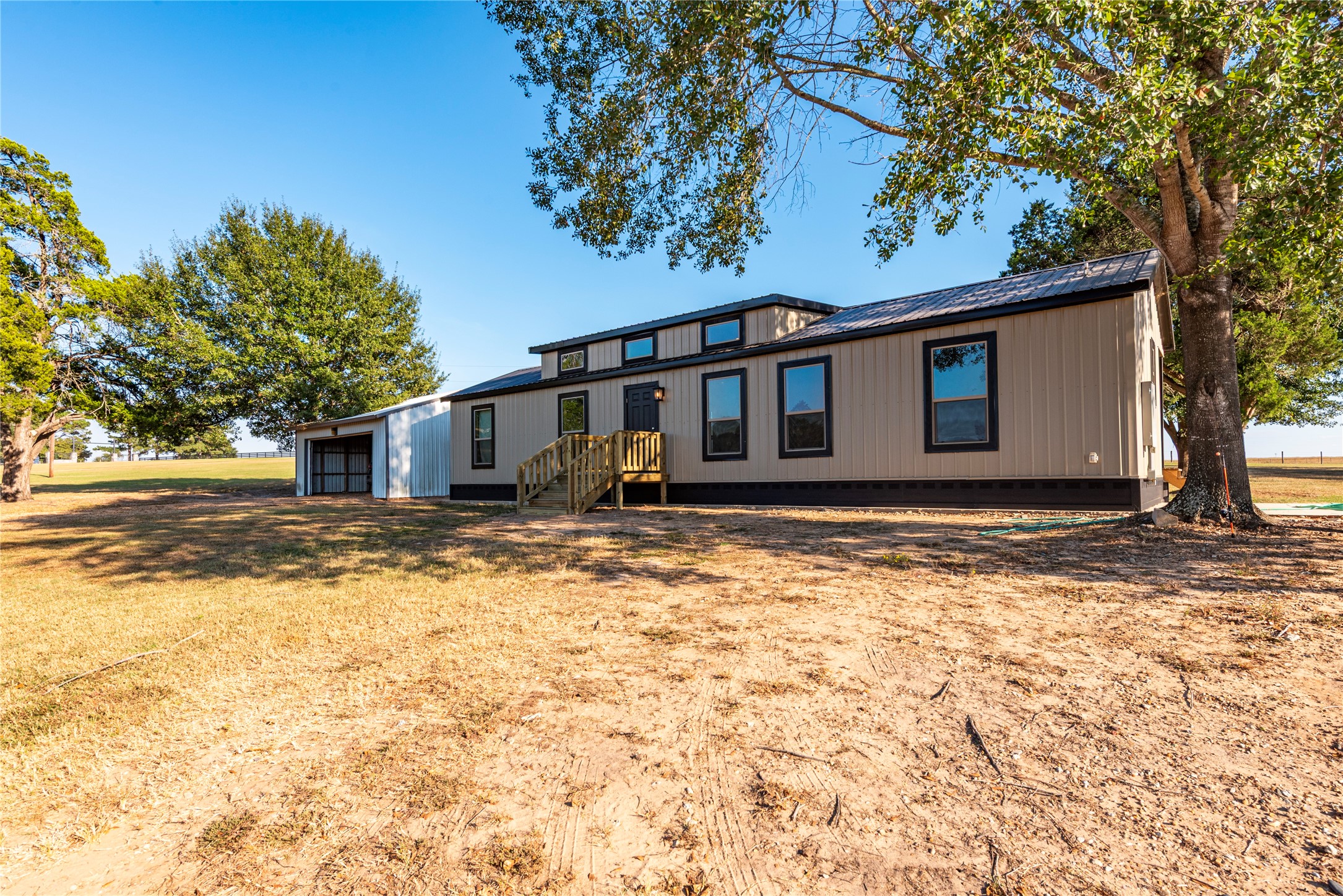 3677 Reinhardt Road Bellville, TX 77418 - Photo 17 of 41