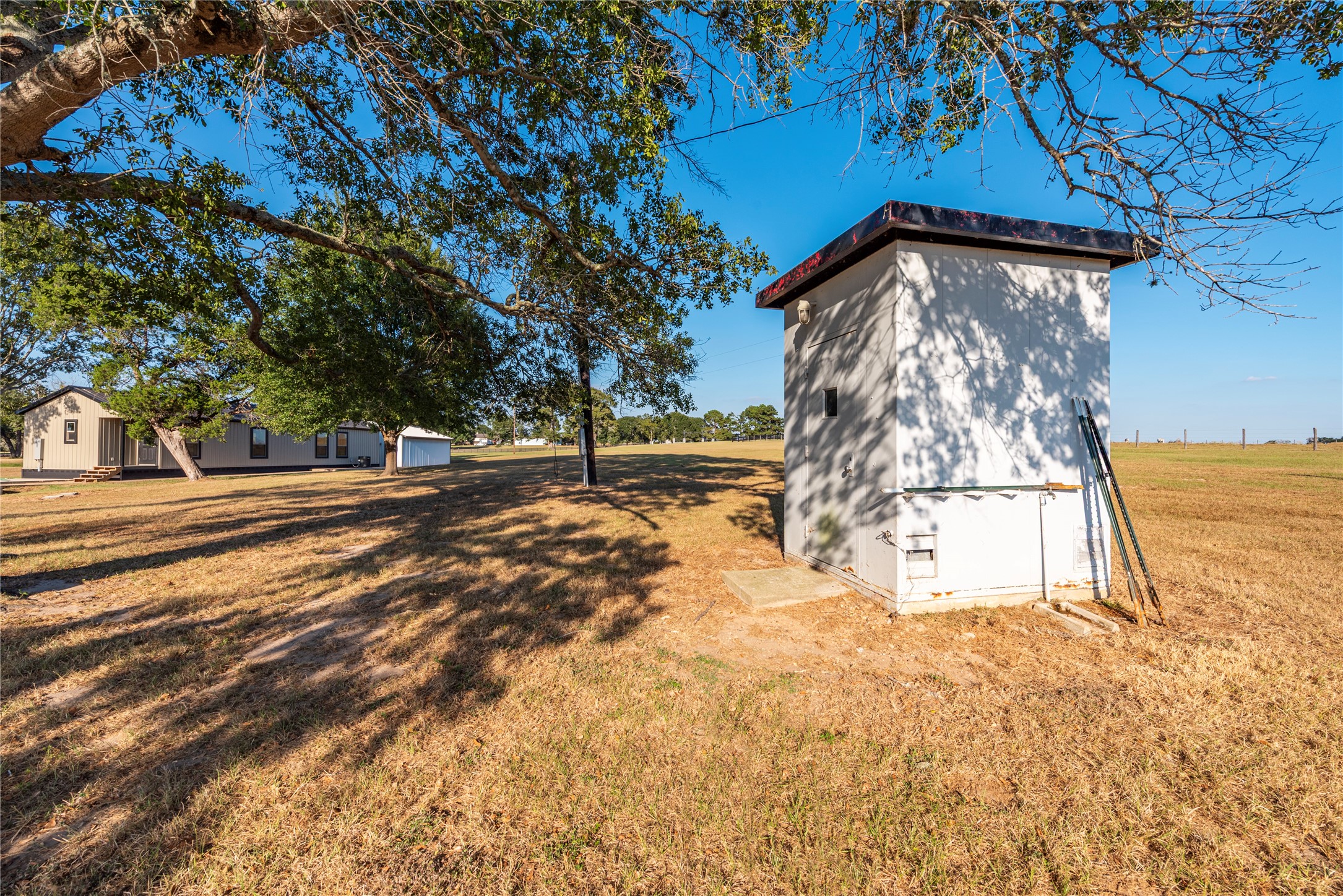 3677 Reinhardt Road Bellville, TX 77418 - Photo 21 of 41