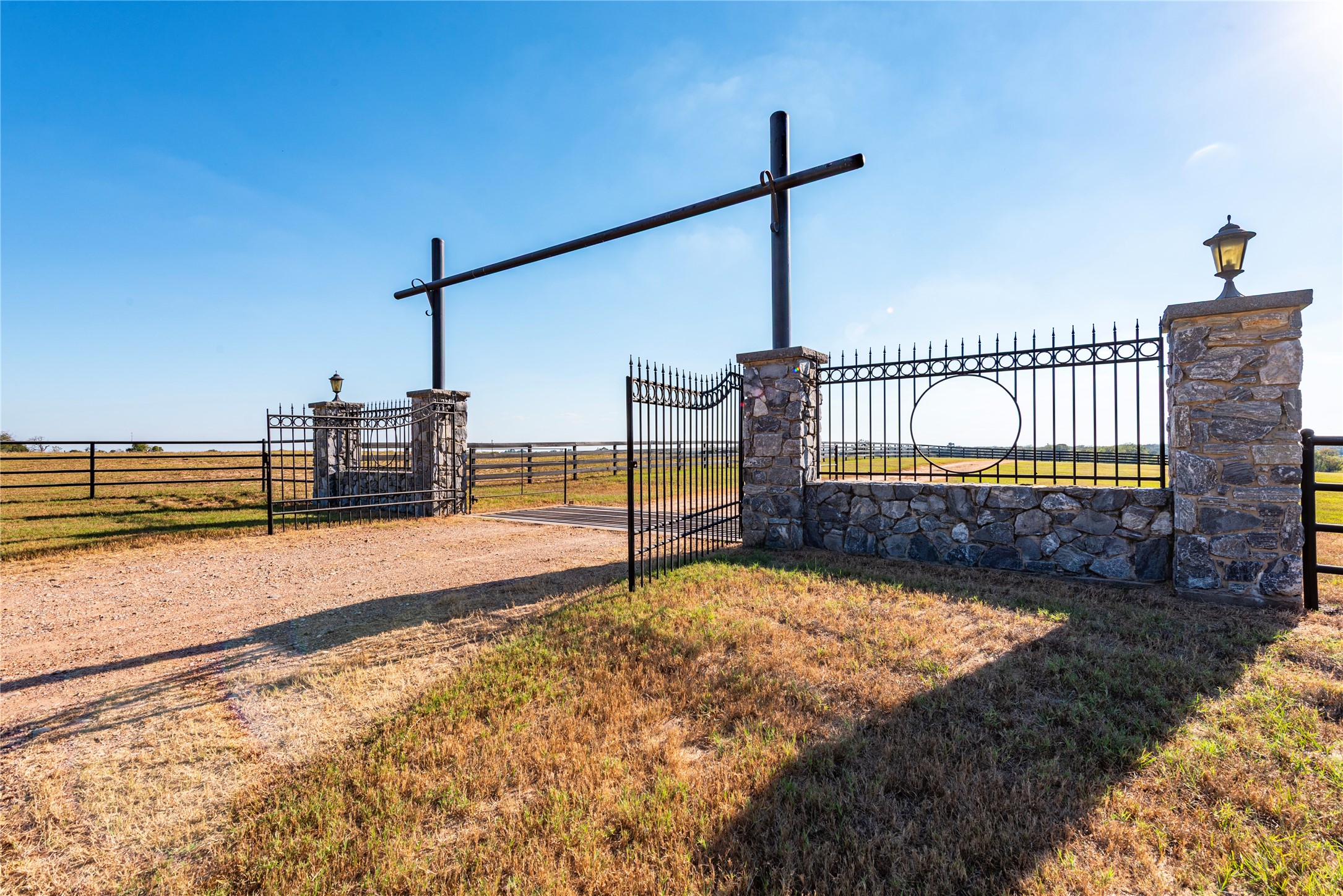 3677 Reinhardt Road Bellville, TX 77418 - Photo 3 of 41