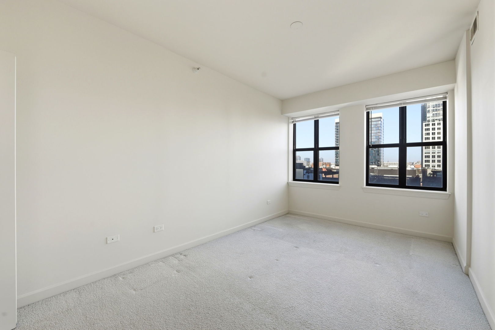 451 West Huron Street, Unit 702 Chicago, IL 60654 - Photo 10 of 23