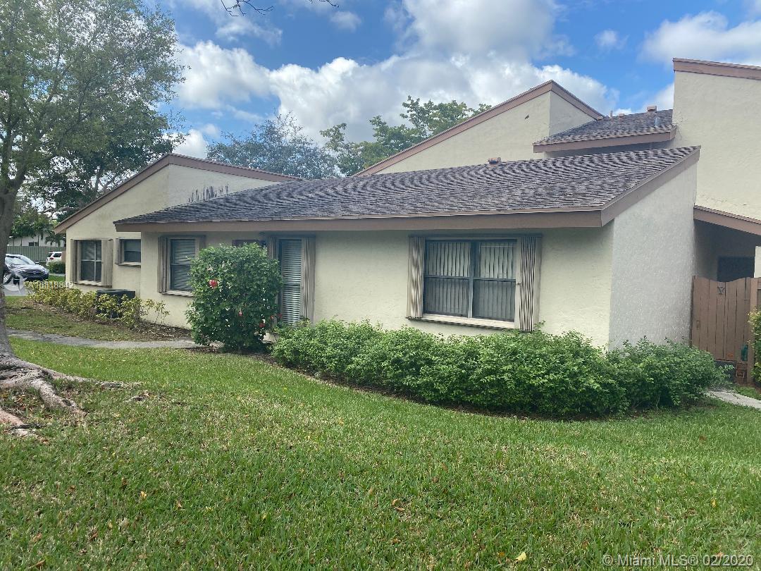 11537 Southwest 109th Road Miami, FL 33176 - Photo 2 of 12 Gallery Image 2