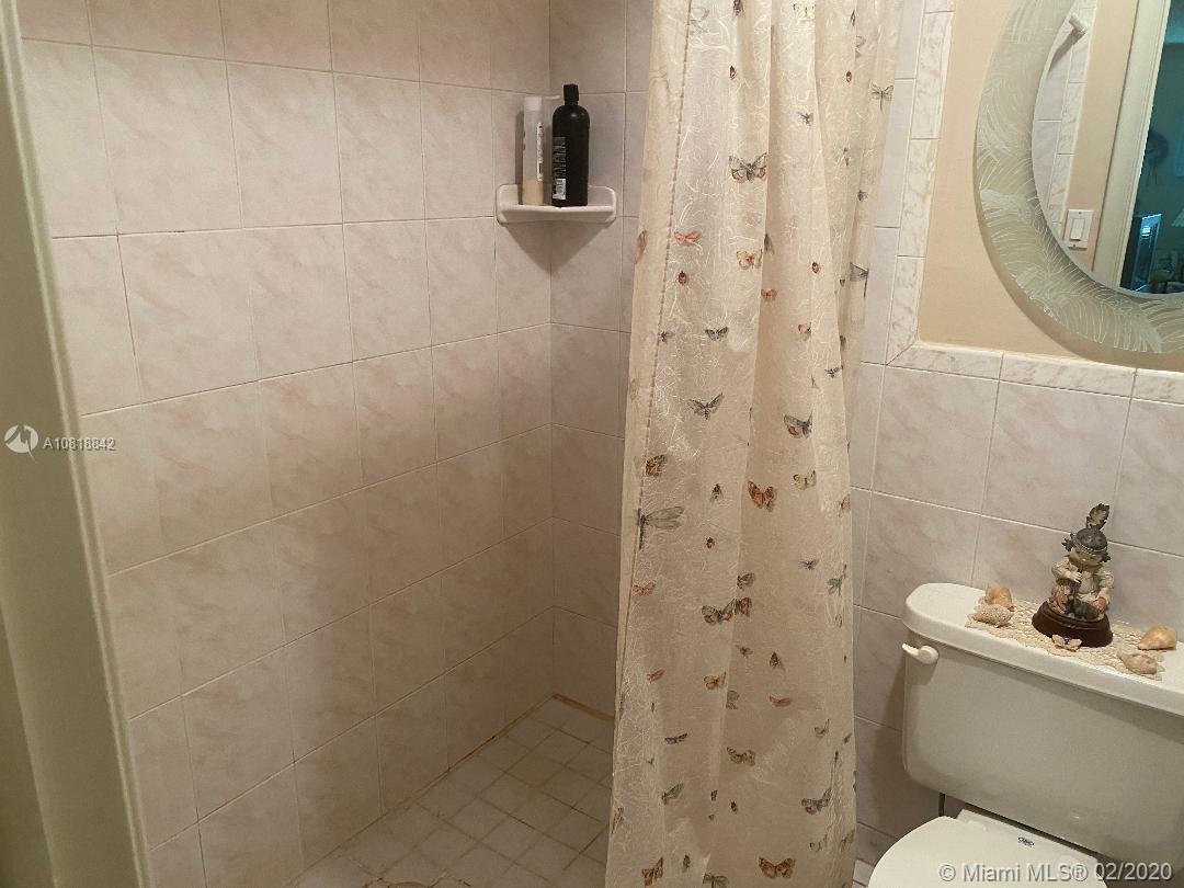 11537 Southwest 109th Road Miami, FL 33176 - Photo 11 of 12 Gallery Image 11