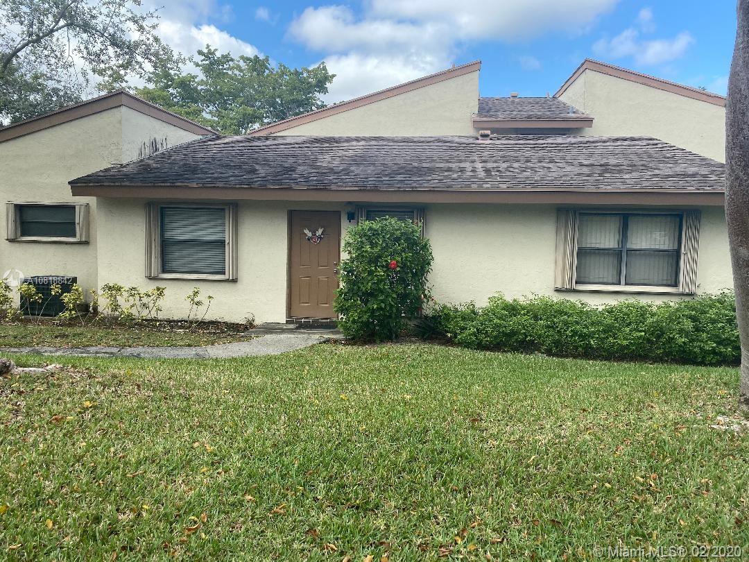 11537 Southwest 109th Road Miami, FL 33176 - Photo 3 of 12 Gallery Image 3