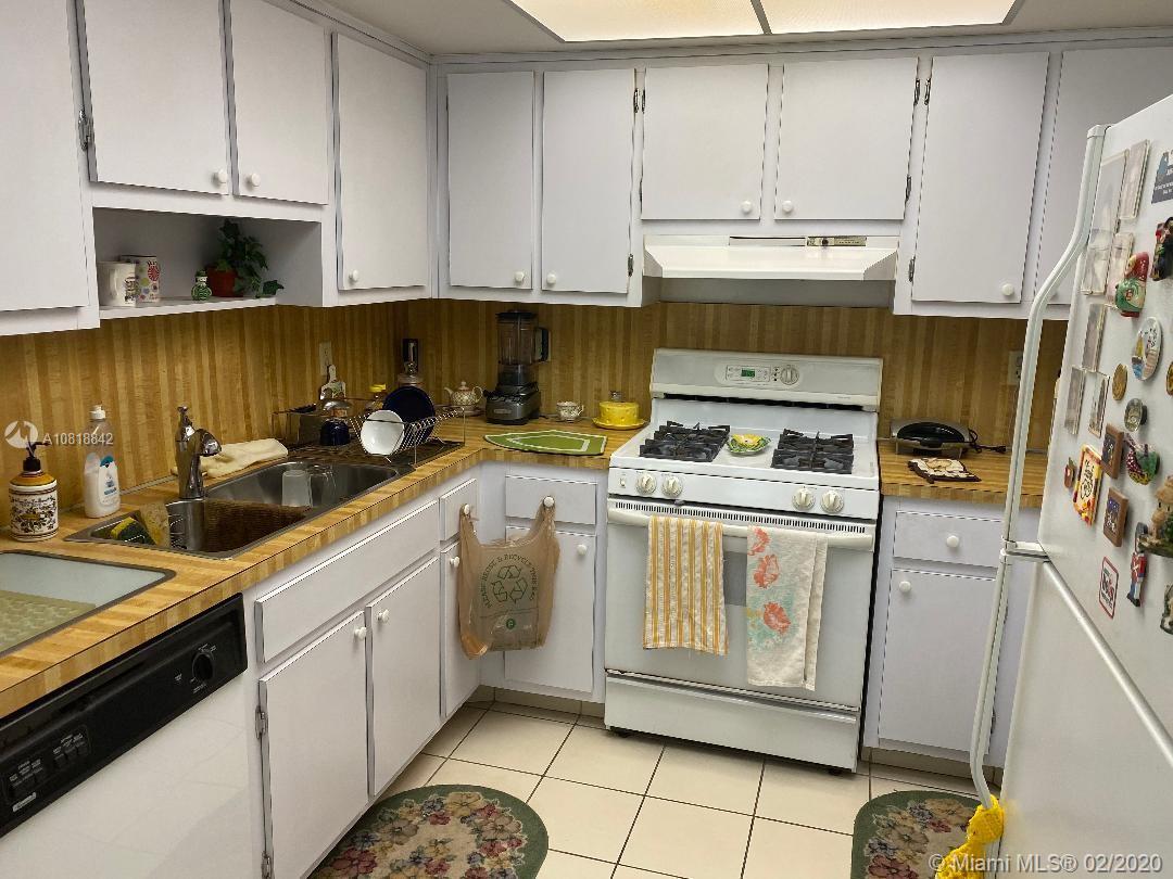 11537 Southwest 109th Road Miami, FL 33176 - Photo 4 of 12 Gallery Image 4