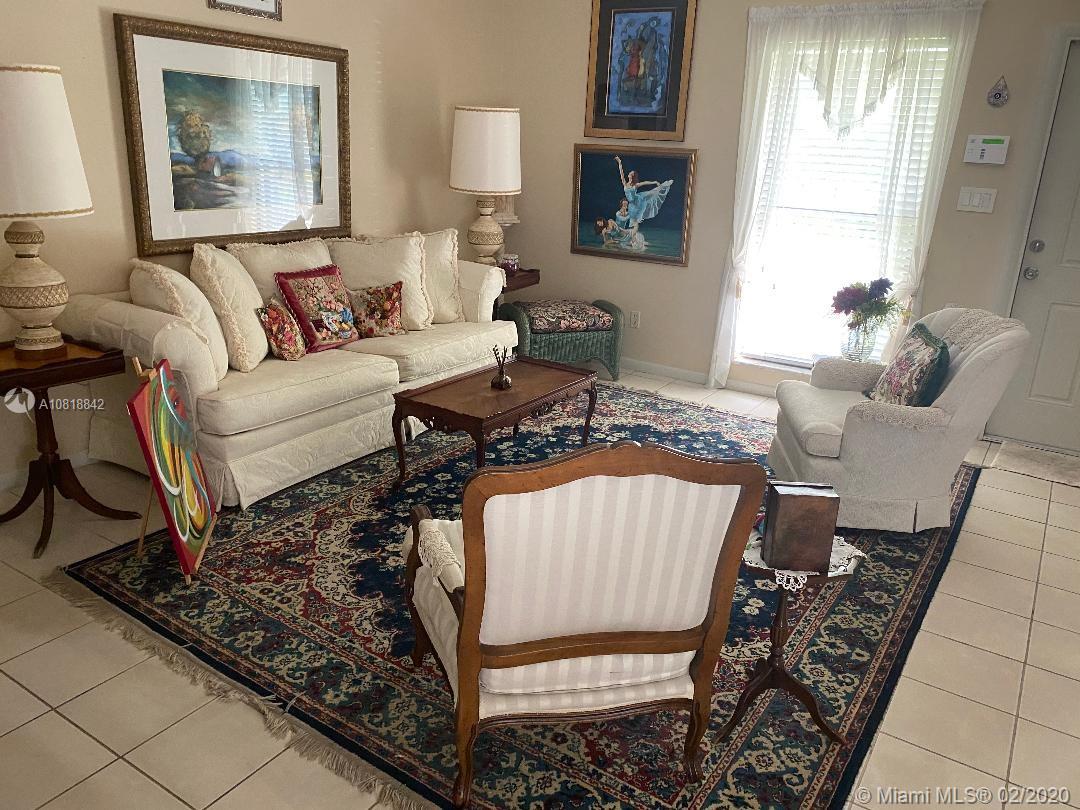 11537 Southwest 109th Road Miami, FL 33176 - Photo 5 of 12 Gallery Image 5