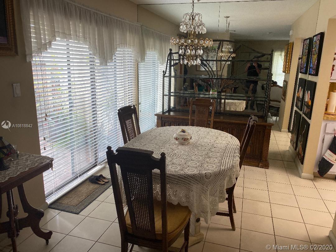 11537 Southwest 109th Road Miami, FL 33176 - Photo 6 of 12 Gallery Image 6