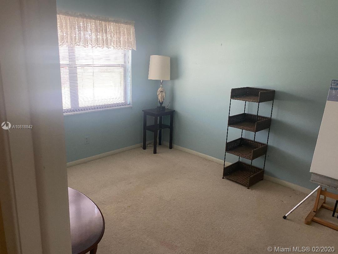 11537 Southwest 109th Road Miami, FL 33176 - Photo 8 of 12 Gallery Image 8
