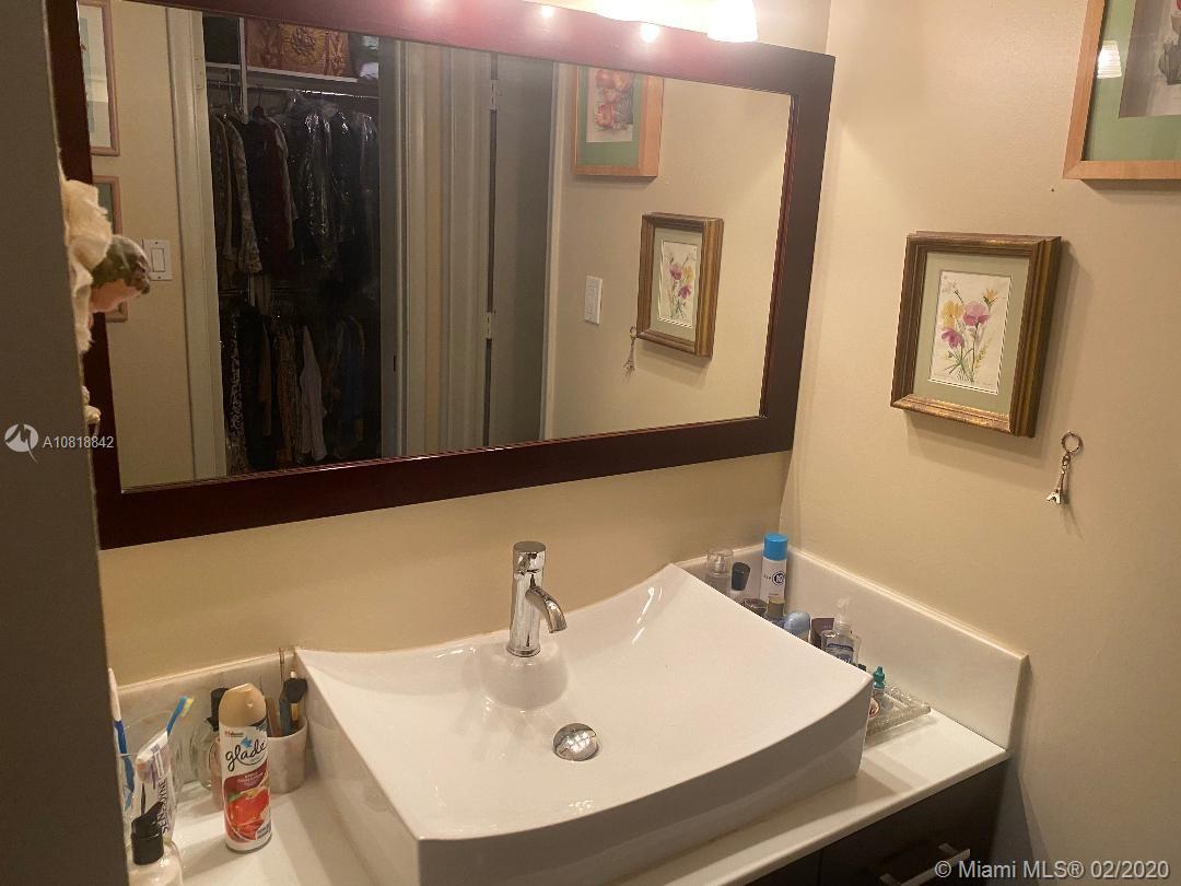 11537 Southwest 109th Road Miami, FL 33176 - Photo 10 of 12 Gallery Image 10