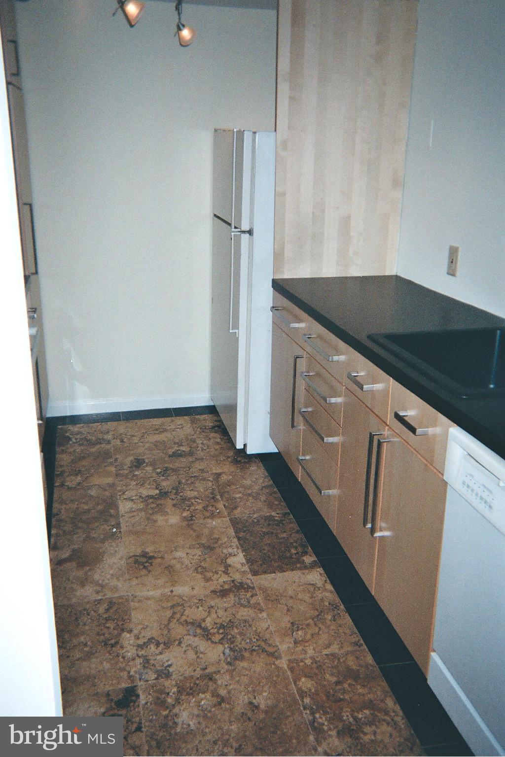 5712 Roland Avenue, Unit 3C Baltimore, MD 21210 - Photo 11 of 17 Kitchen