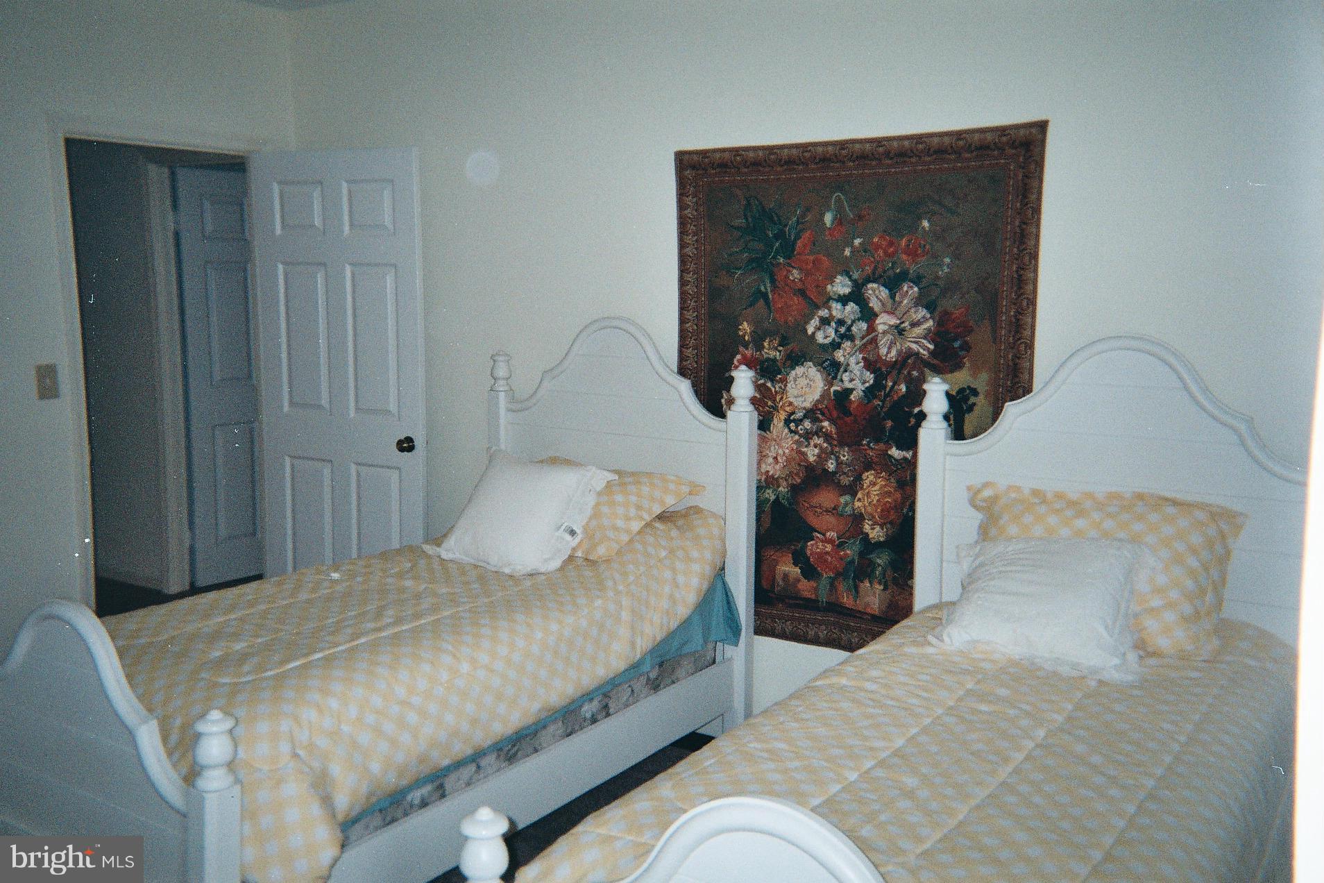5712 Roland Avenue, Unit 3C Baltimore, MD 21210 - Photo 12 of 17 Bedroom