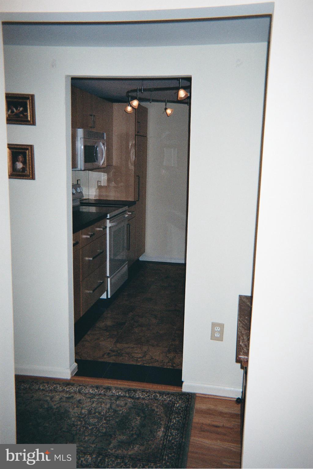 5712 Roland Avenue, Unit 3C Baltimore, MD 21210 - Photo 10 of 17 Kitchen
