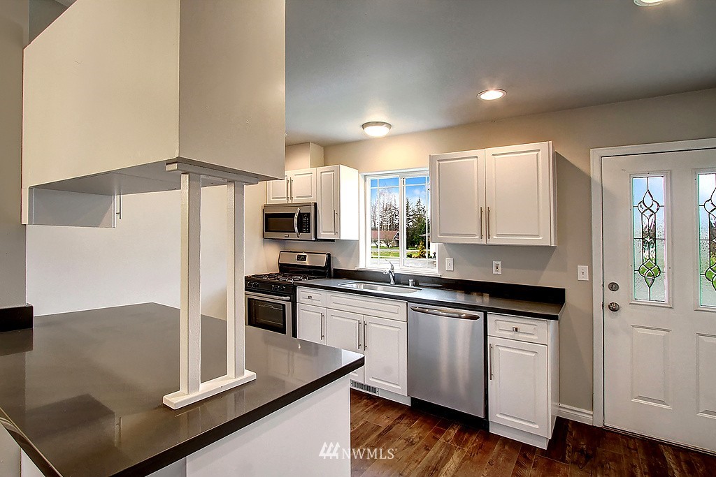 423 Rowland Road Sedro-Woolley, WA 98284 - Photo 3 of 17 Gallery Image 3