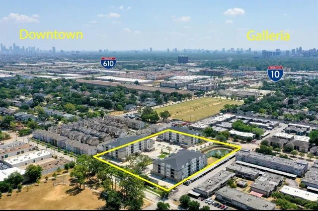 $2,900 | 6804 Westview Drive, Unit 1307, Houston, TX 77055