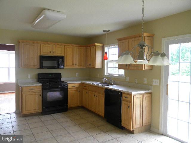 10006 Paxton Road Randallstown, MD 21133 - Photo 7 of 19 Kitchen