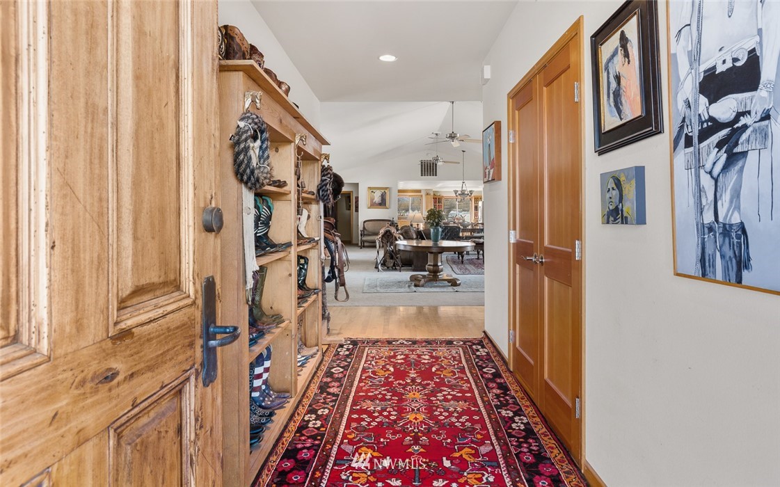 5452 Cove Road Ellensburg, WA 98926 - Photo 4 of 40 Gallery Image 4