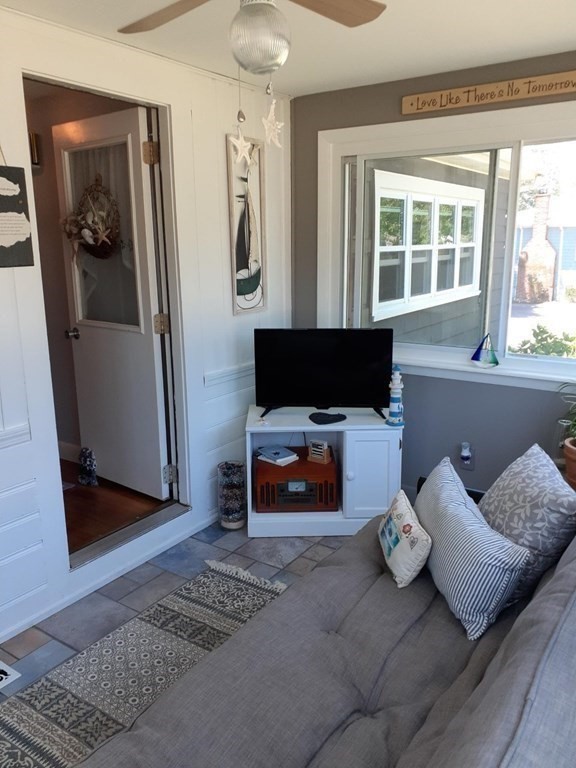 173 Arnold Road Marshfield, MA 02050 - Photo 14 of 33 Gallery Image 14