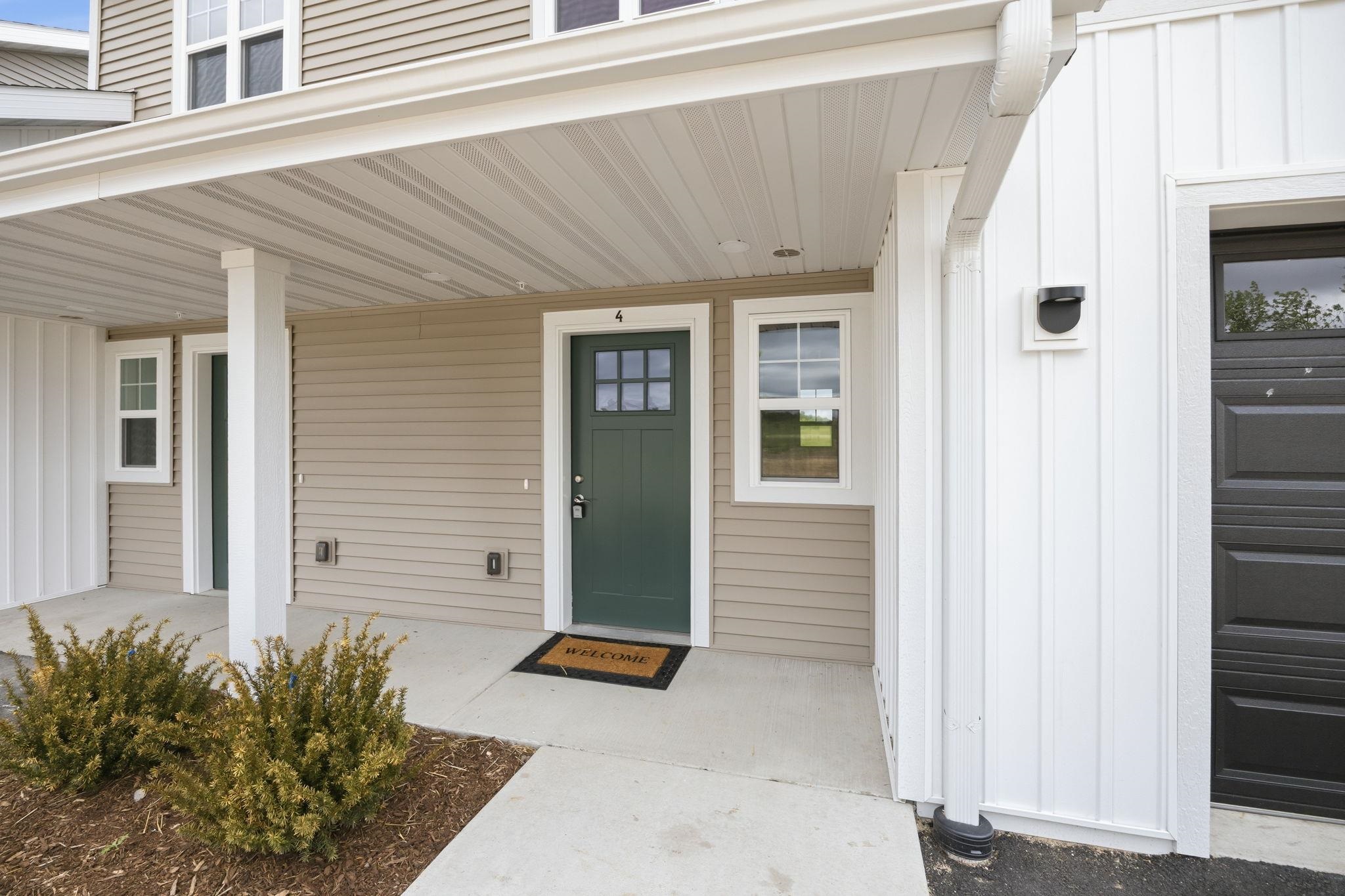 1364 Marigold, Unit 4 Fort Atkinson, WI 53538 - Photo 3 of 78