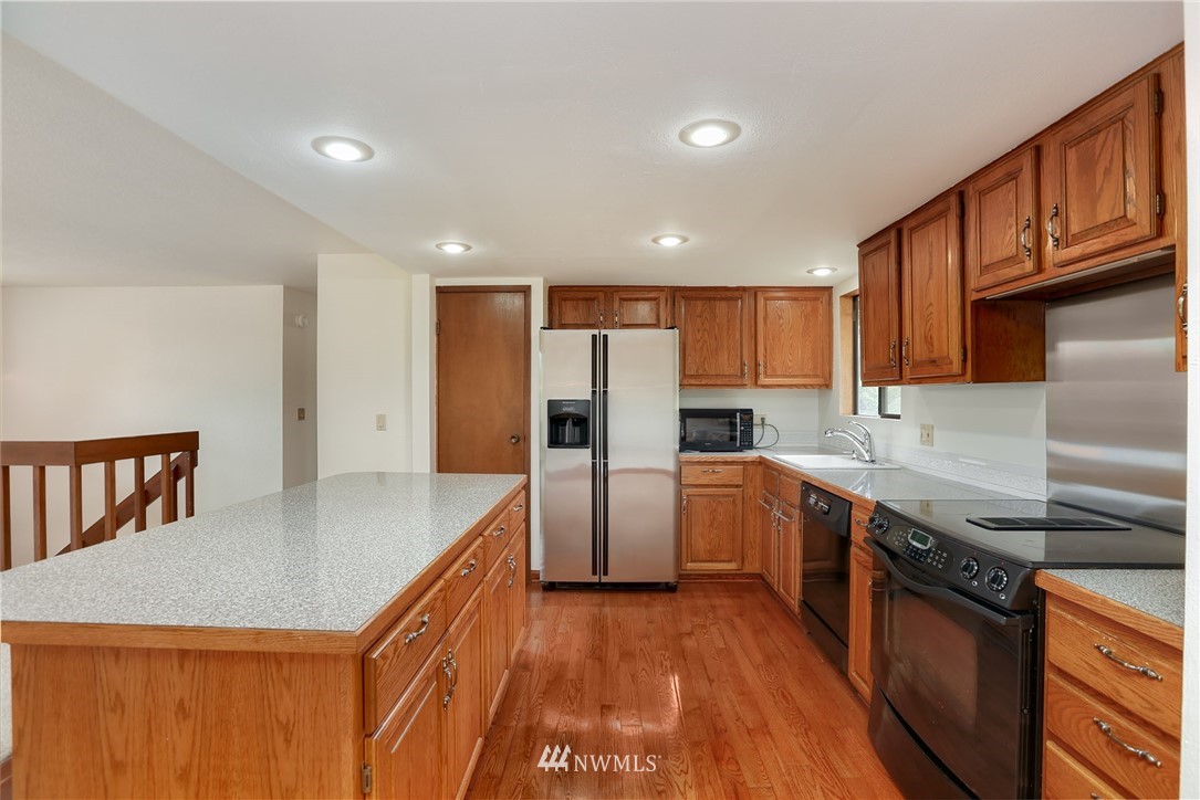 324 221st Street Southwest Bothell, WA 98021 - Photo 8 of 25