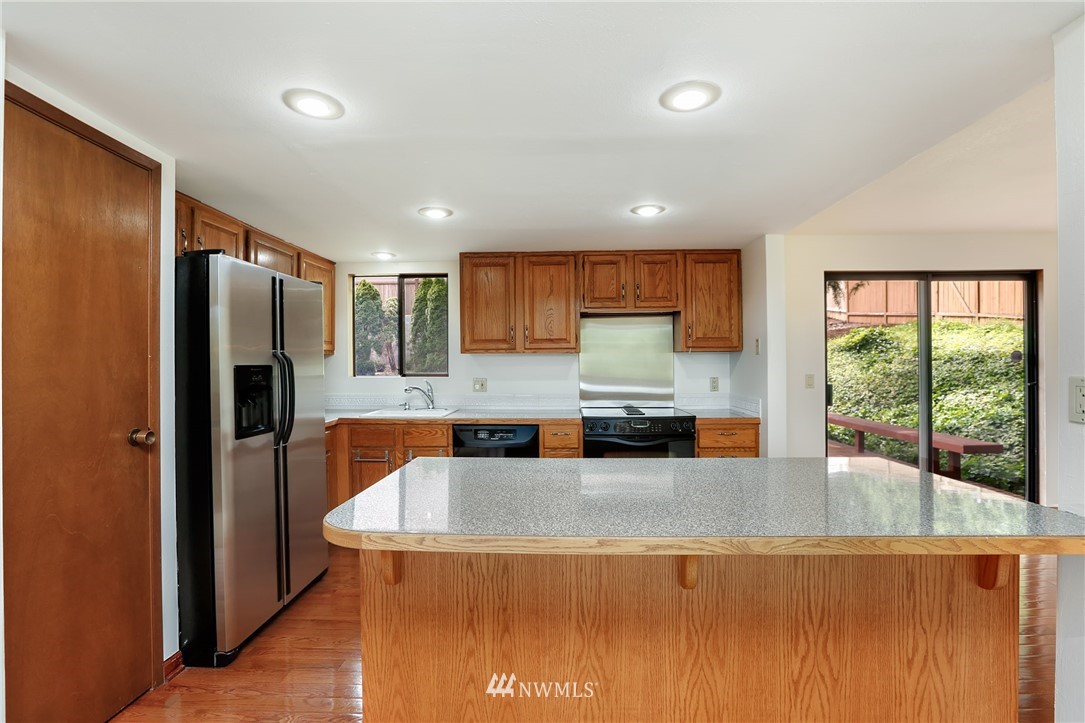 324 221st Street Southwest Bothell, WA 98021 - Photo 9 of 25