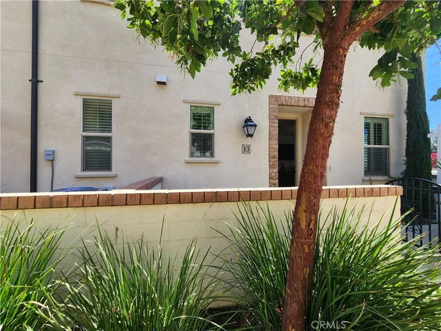 a view of an entryway of the house