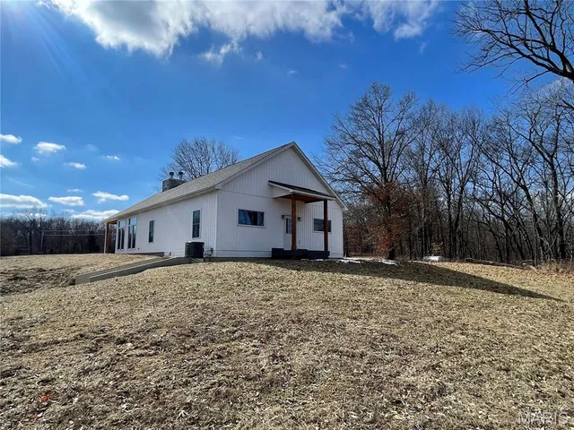 $699,900 | 29100 Monroe Road 436, Paris, MO 65275