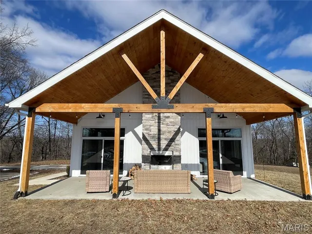 $699,900 | 29100 Monroe Road 436, Paris, MO 65275