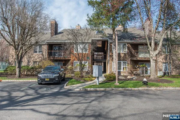 $469,000 | 2 Tulip Crescent, Unit 1A, Little Falls, NJ 07424