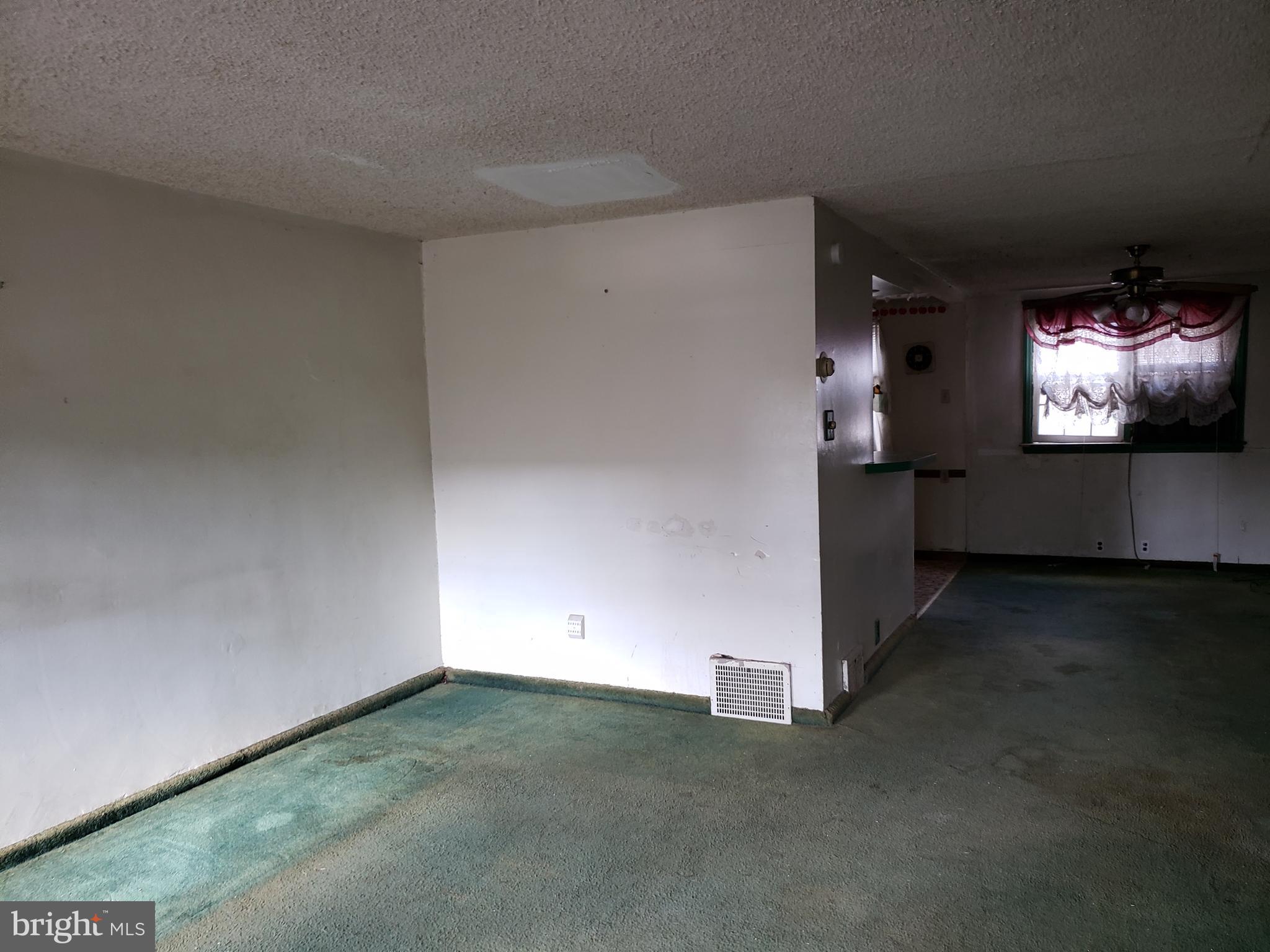 205 Golf Road Darby, PA 19023 - Photo 5 of 16