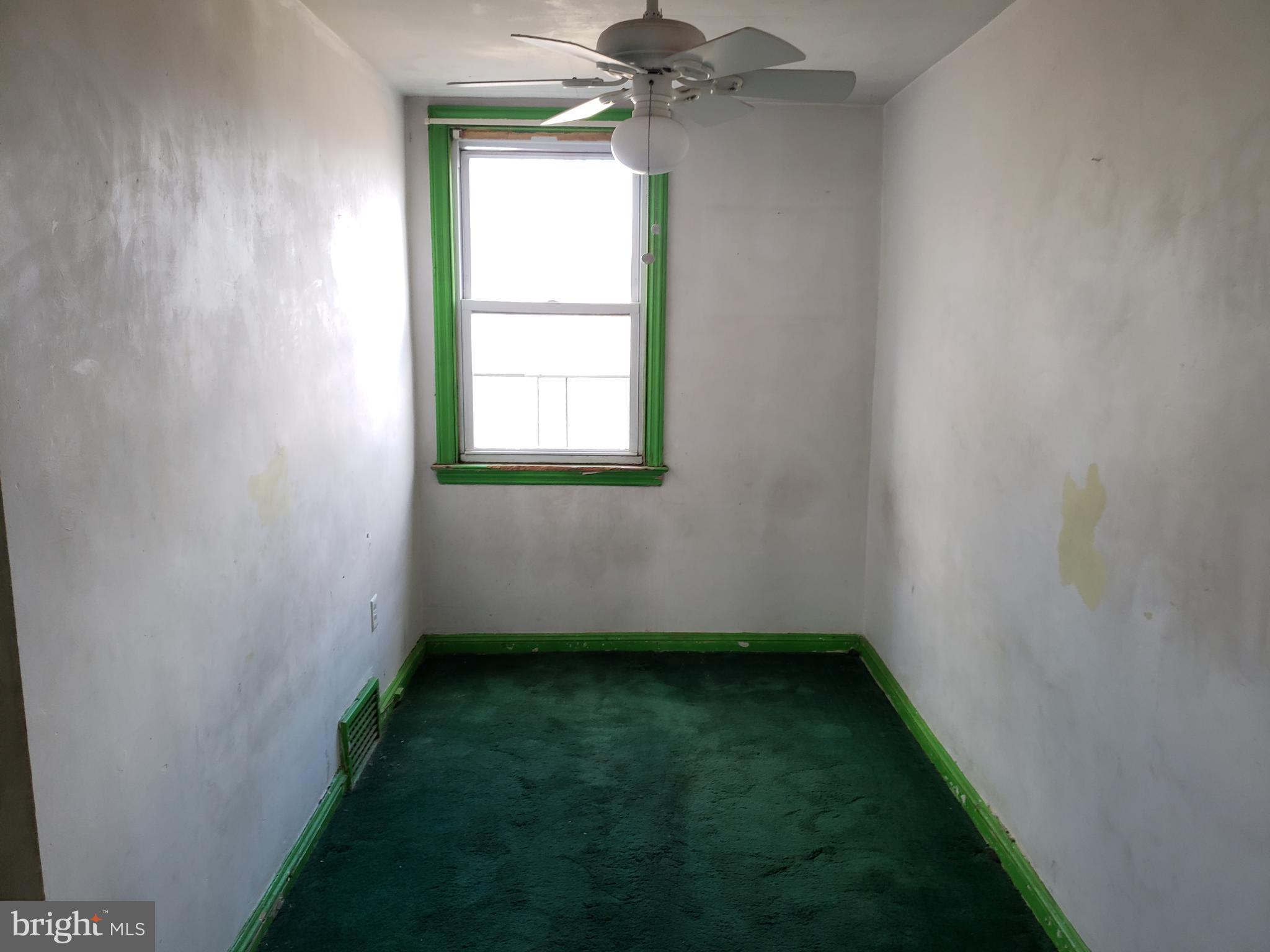 205 Golf Road Darby, PA 19023 - Photo 10 of 16