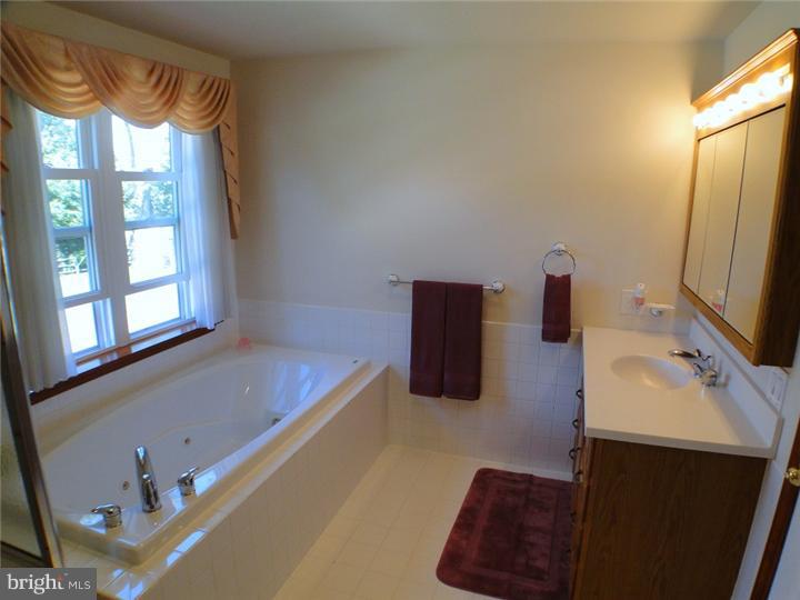 1400 Beaver Road Southampton, PA 18966 - Photo 11 of 19 Master Bathroom